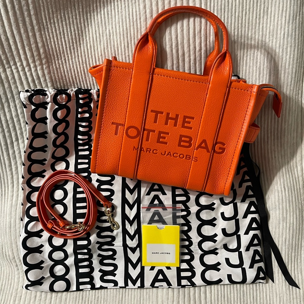 MARC JACOBS THE LEATHER SMALL TOTE BAG